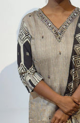 Geometric fantasy- Black 505A