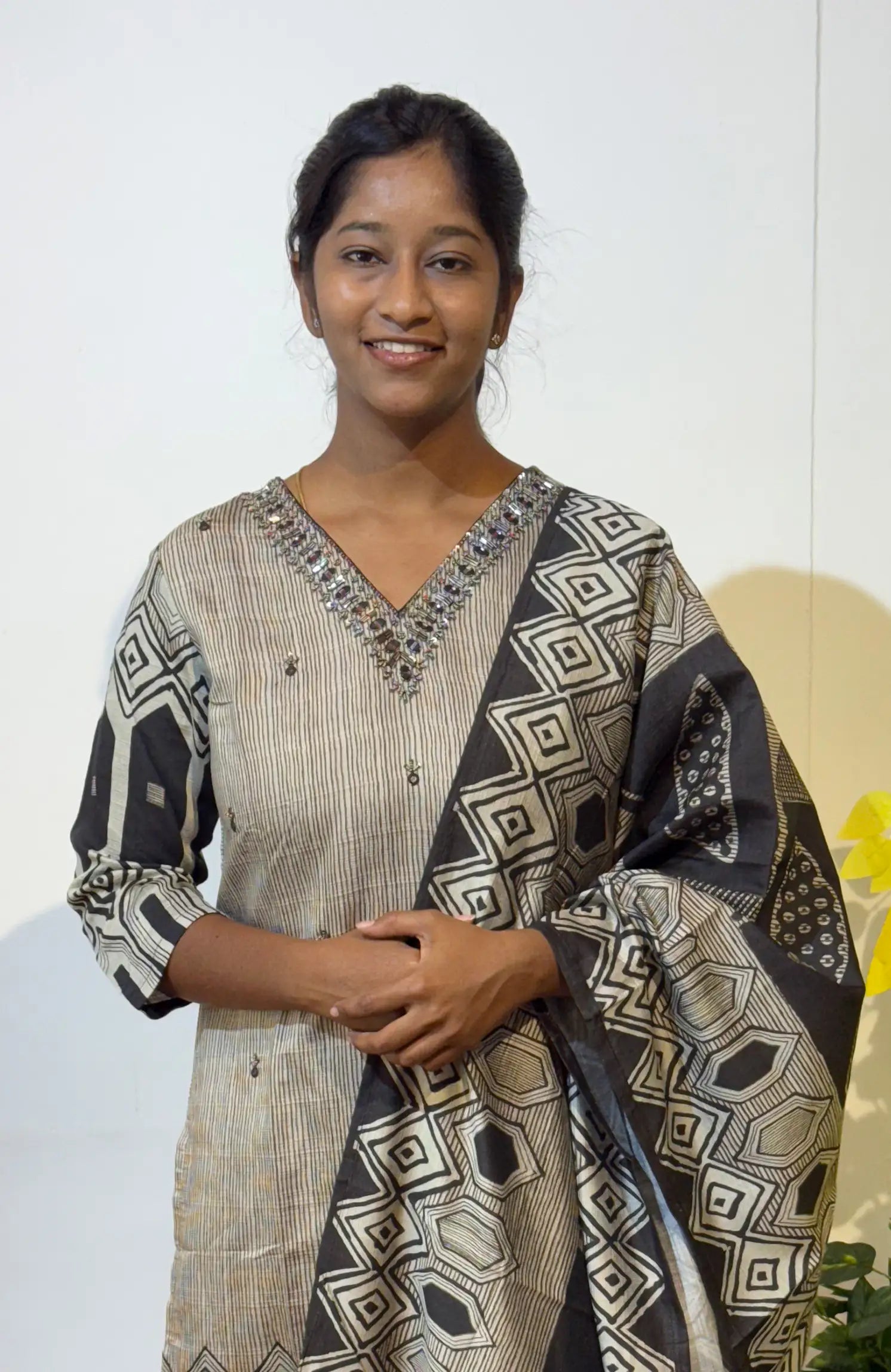 Geometric fantasy- Black 505A