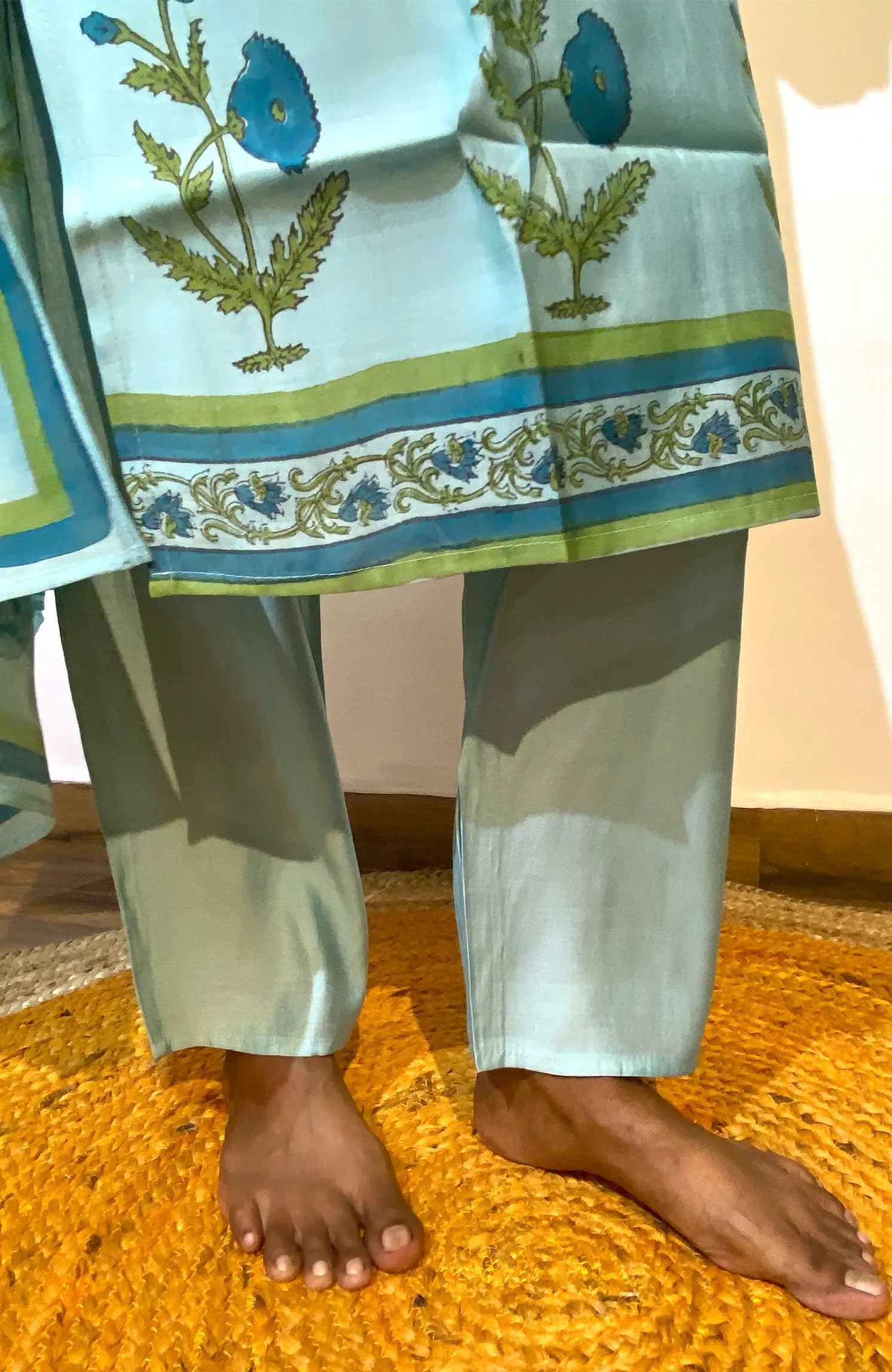 Soft hue blocks- Blue 498B