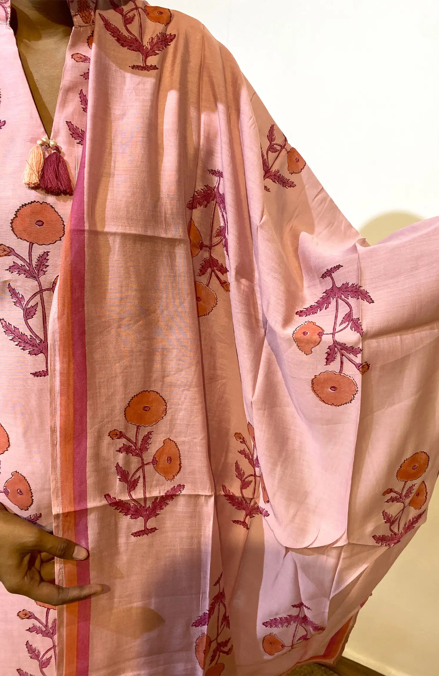 Soft Hue Blocks – Pink 498A