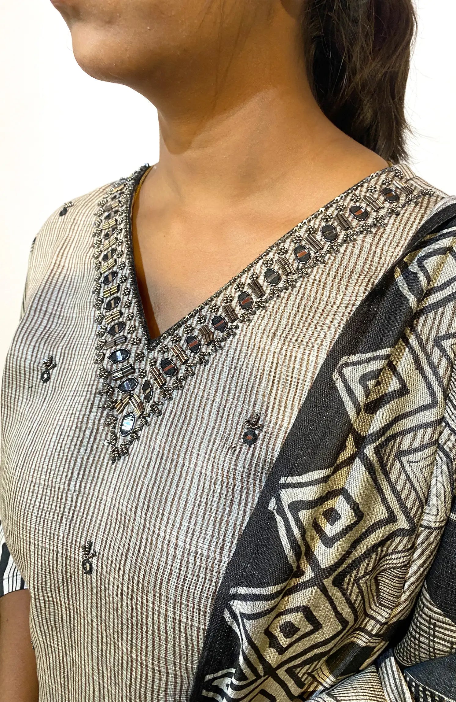 Geometric fantasy- Black 505A